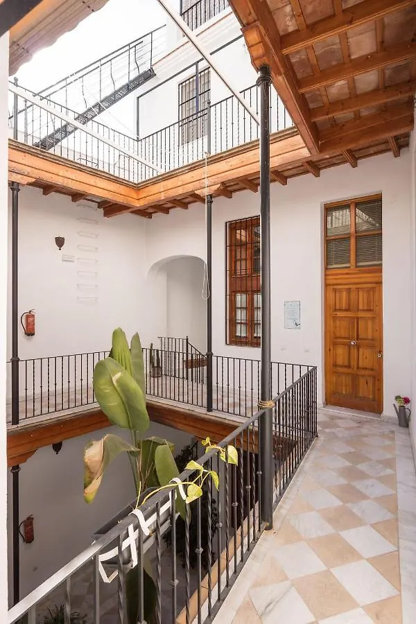 Abades Giralda Suite Sevilla 0*,